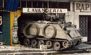 Chiến dịch của Mỹ bức hàng tư lệnh Panama năm 1990